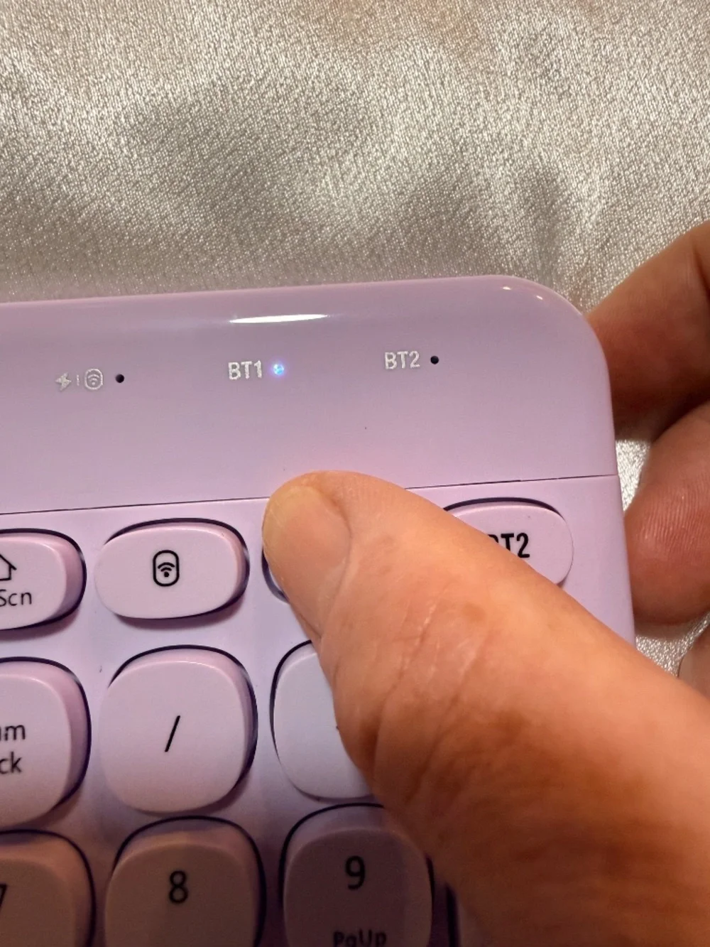 BT21 Cooky Shooky Multi Pairing Wireless Bluetooth Keyboard Purple Korean Englis